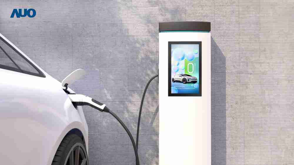 友達〝EVSE車用充電樁解決方案〞專為電動汽車充電樁設計，，具有高亮度、、克服戶外艱難環境的耐溫、、耐紫外線等特性，，，並搭載散熱性及擴充性強的高效能工業電腦，，，可實現人機互動訴求，，，，如資訊顯示、、、支付等應用